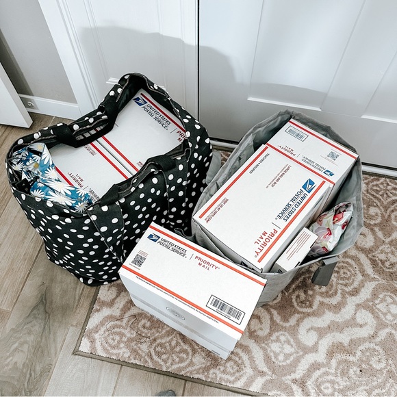 ✨ I’M LIVE! ✨LIKE TO BE NOTIFIED WHEN I GO LIVE 🤍🔥 - Picture 4 of 5